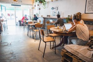 Healthy restaurant name ideas - people eating in a restaurant